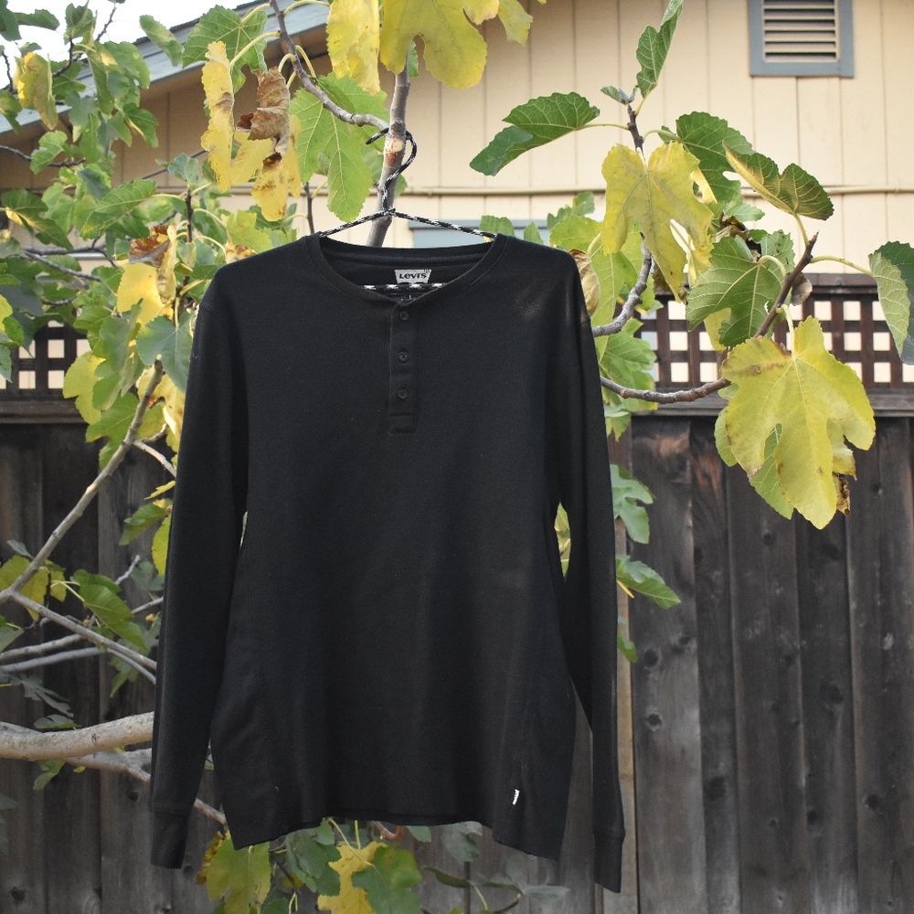 Levi's Black Long Sleeve